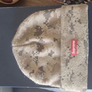 SUPREME small box beanie